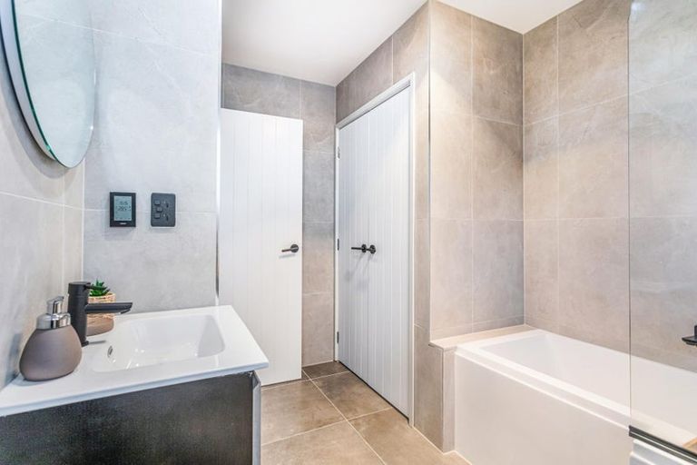 Photo of property in 6a Zingaro Place, Massey, Auckland, 0614