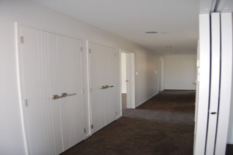 Photo of property in 20 Papa Orchard Drive, Kumeu, 0810