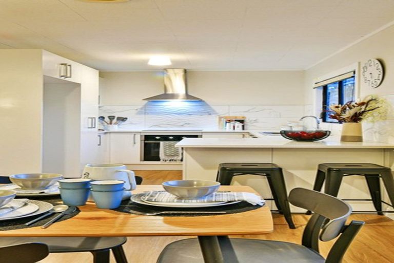 Photo of property in 1/15 Secretariat Place, Randwick Park, Auckland, 2105