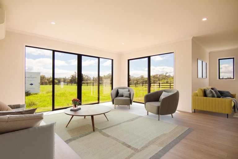 Photo of property in 73 Tahuna Minhinnick Drive, Glenbrook, 2681