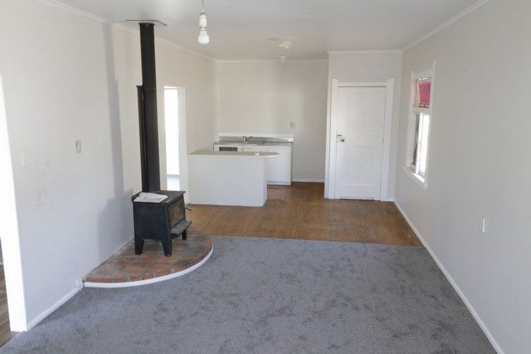 Photo of property in 112 Cornfoot Street, Castlecliff, Whanganui, 4501