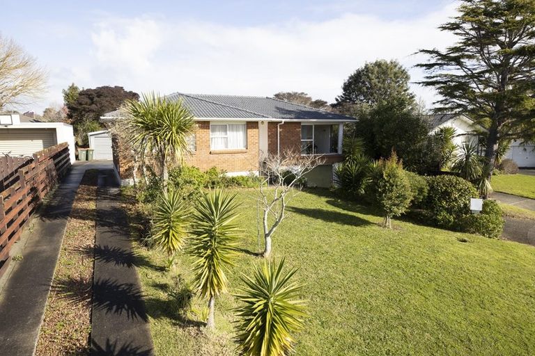 Photo of property in 14 Ellison Place, Pakuranga Heights, Auckland, 2010