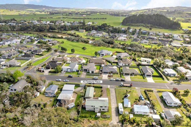 Photo of property in 43 Tamure Place, Ruakaka, 0116