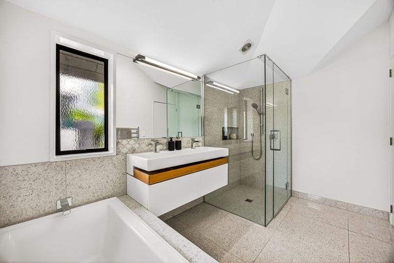 Photo of property in 44 William Bayes Place, Red Beach, 0932