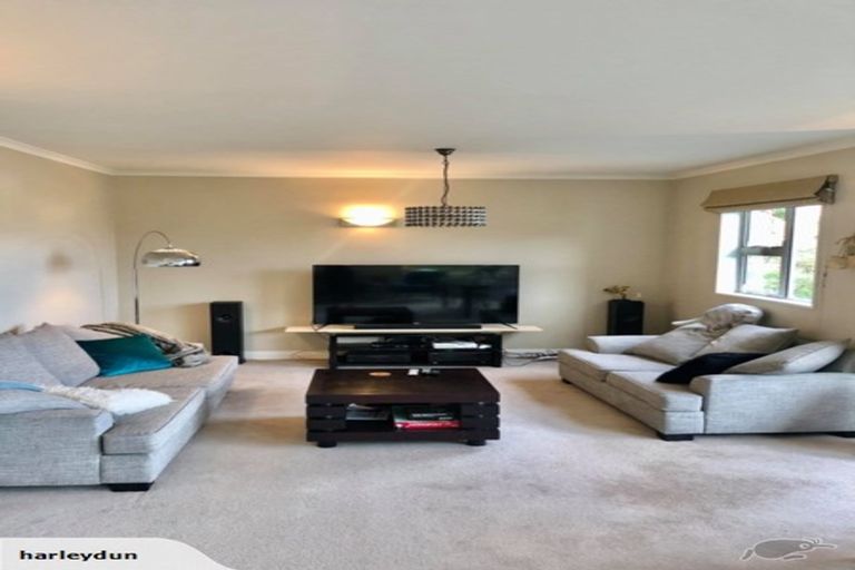 Photo of property in 16 Curnow Way, Kaiwharawhara, Wellington, 6035