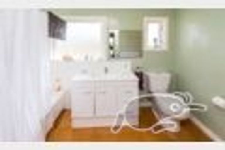 Photo of property in 37 Karewa Street, Castlecliff, Whanganui, 4501