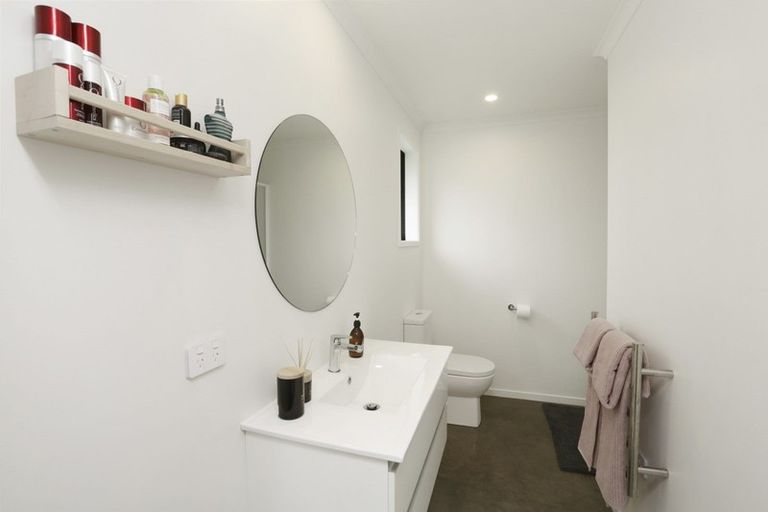 Photo of property in 28 Dreaver Drive, Waitara, 4320