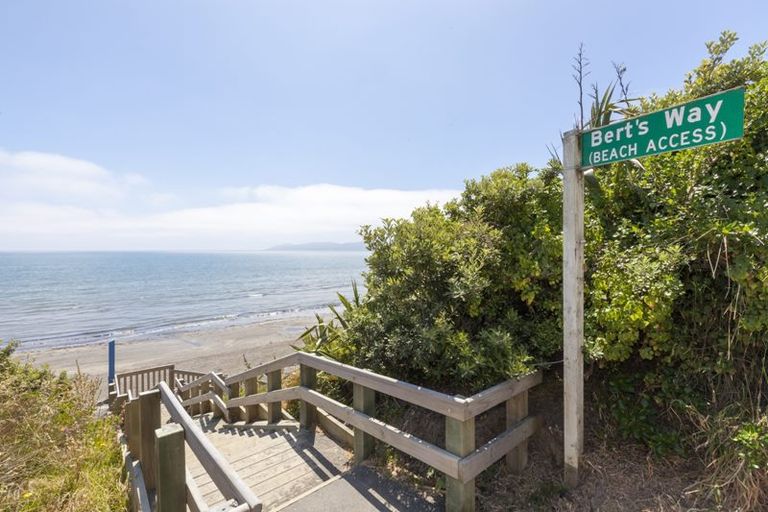 Photo of property in 3/10 Menin Road, Raumati South, Paraparaumu, 5032