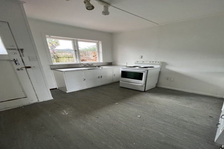 Photo of property in 3/1068 Fergusson Drive, Clouston Park, Upper Hutt, 5018