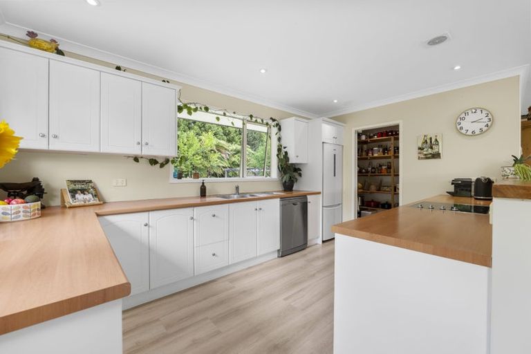 Photo of property in 1096 Egmont Road, Egmont Village, New Plymouth, 4372