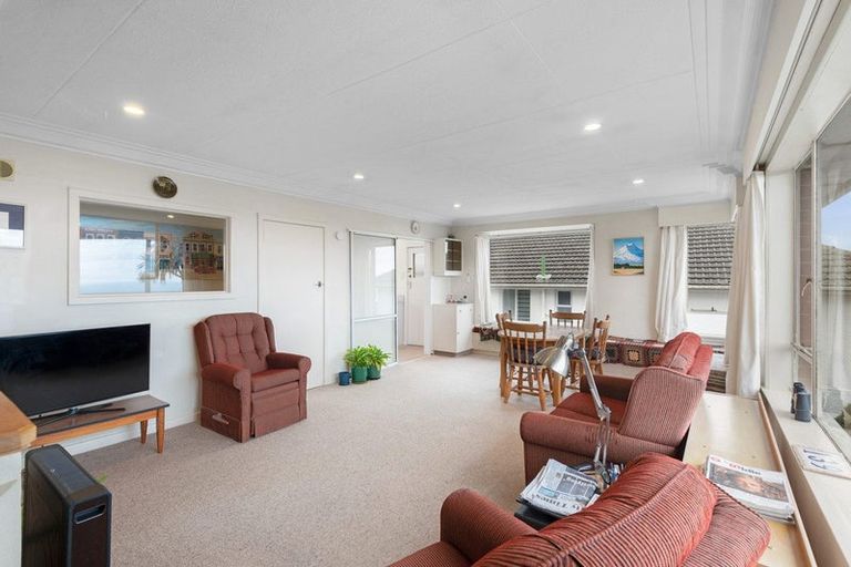 Photo of property in 139 Easther Crescent, Kew, Dunedin, 9012