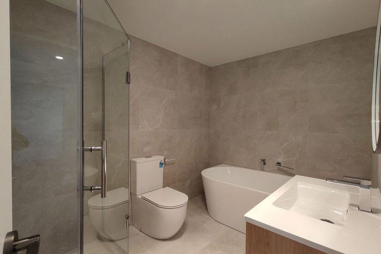 Photo of property in 2/7 Peverill Crescent, Papatoetoe, Auckland, 2025