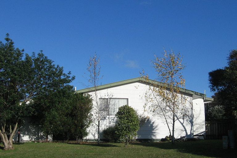 Photo of property in 374 Mazengarb Road, Paraparaumu, 5032