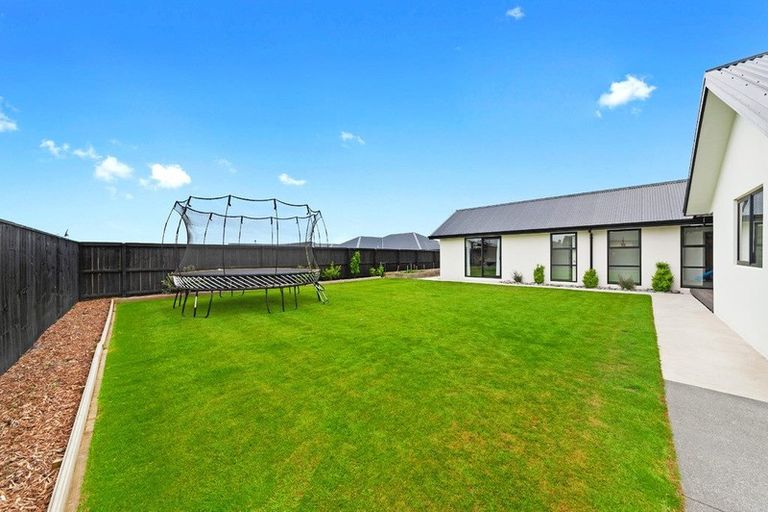 Photo of property in 31 Kingsdowne Drive, West Melton, 7618