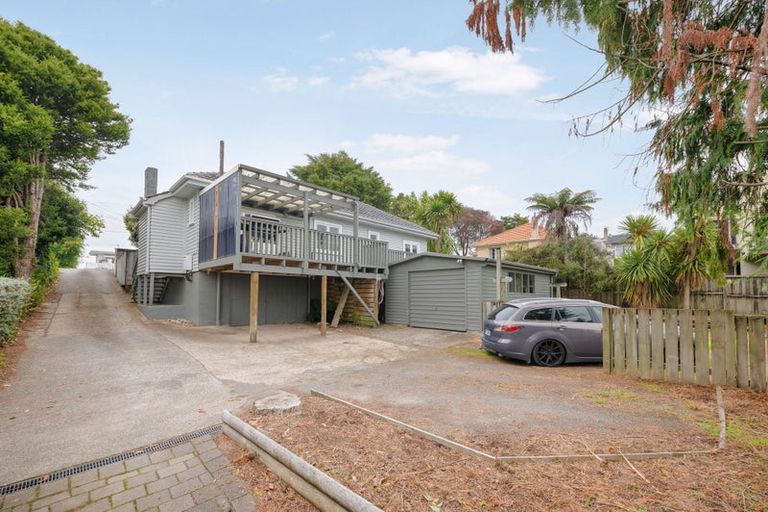 Photo of property in 36 Forest Lake Road, Forest Lake, Hamilton, 3200