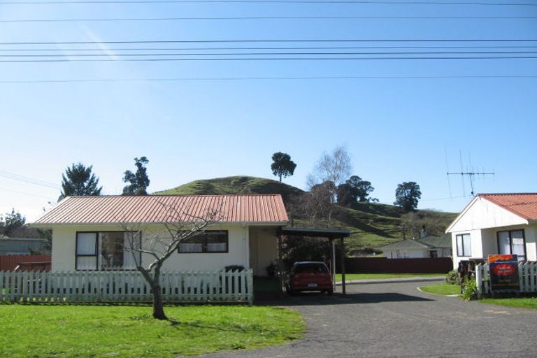 Photo of property in 18 Ongo Road, Hunterville, 4730