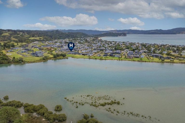 Photo of property in 2 Admiral Drive, Cooks Beach, Whitianga, 3591