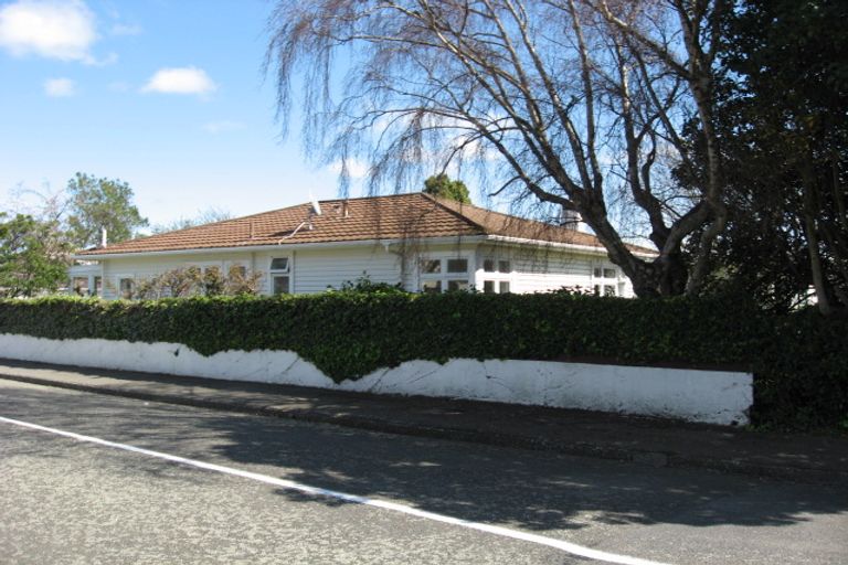 Photo of property in 10 Birdwood Road, Waterloo, Lower Hutt, 5011