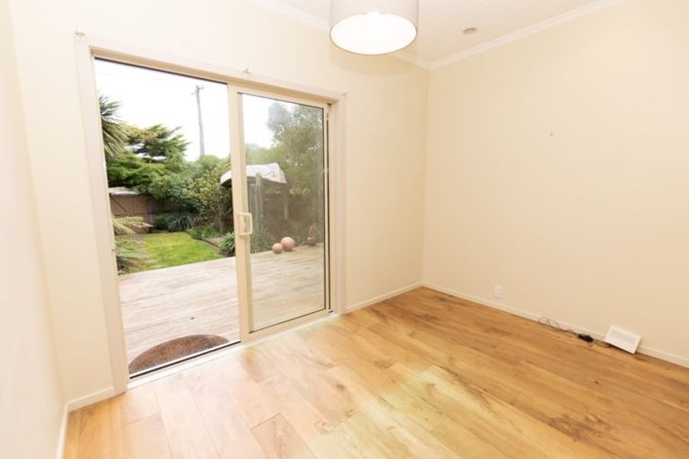 Photo of property in 64 Marine Parade, North New Brighton, Christchurch, 8083