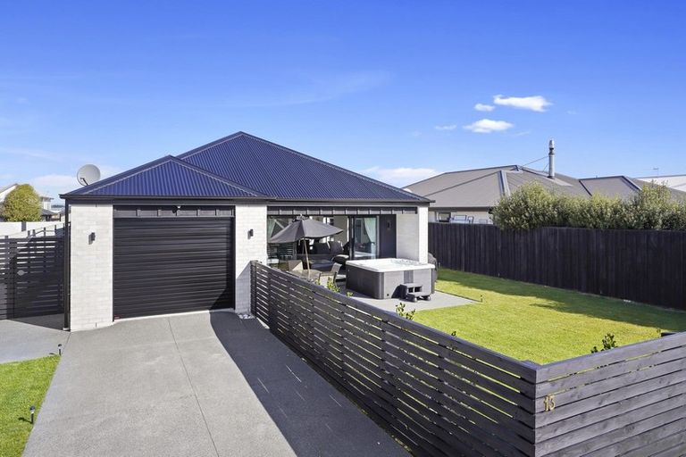 Photo of property in 13 Aroha Street, Pegasus, 7612