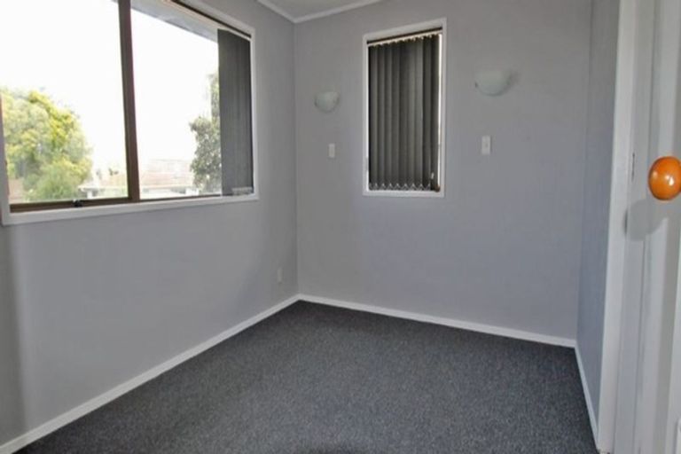 Photo of property in 64 Hyperion Drive, Randwick Park, Auckland, 2105