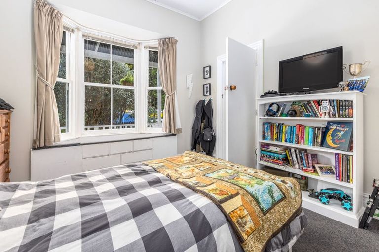 Photo of property in 30 Hinemoa Street, Paraparaumu, 5032