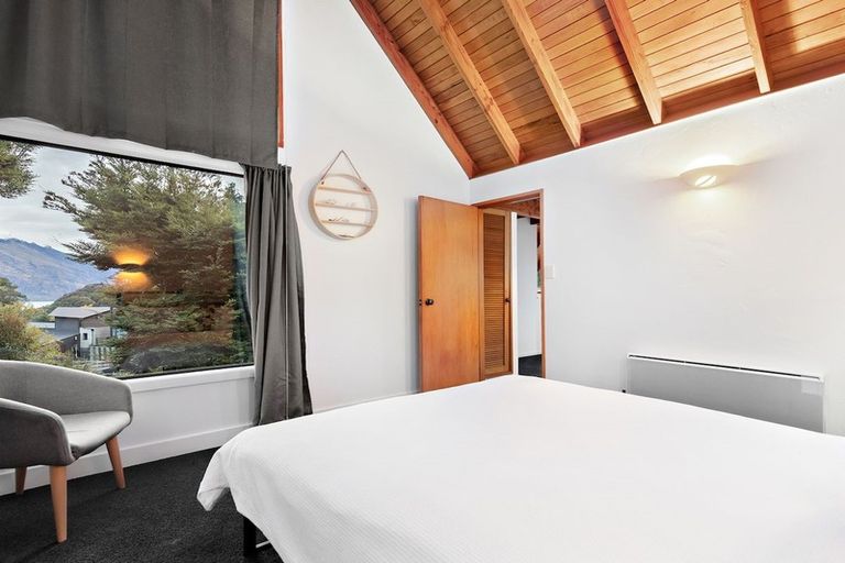 Photo of property in 265 Fernhill Road, Sunshine Bay, Queenstown, 9300