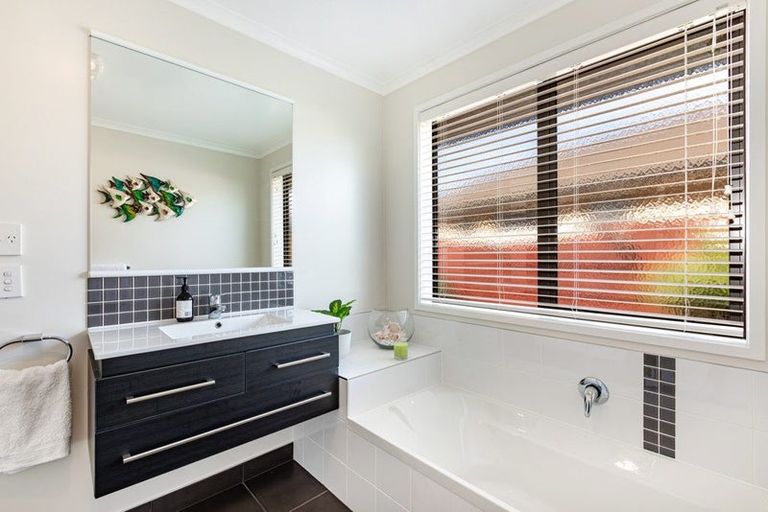 Photo of property in 3 Mcgregor Place, Paraparaumu, 5032