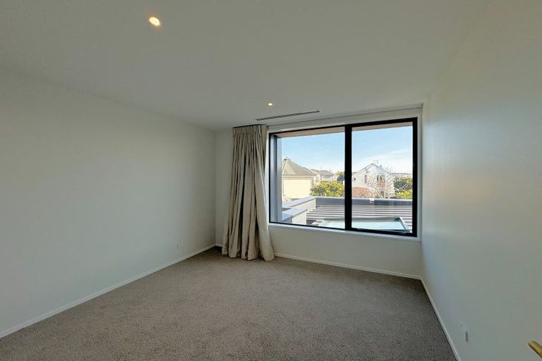 Photo of property in 2/7 Roa Road, Fendalton, Christchurch, 8041