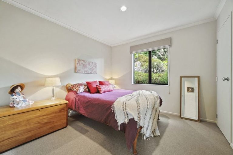 Photo of property in 56 Aquarius Drive, Kawaha Point, Rotorua, 3010