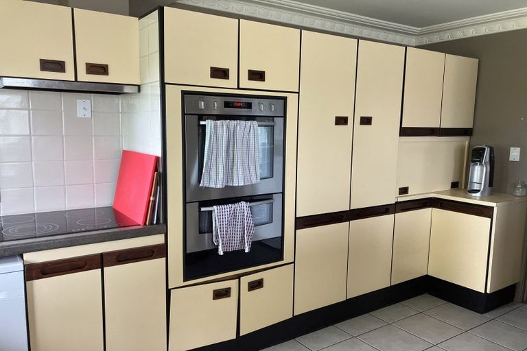 Photo of property in 23 Madill Road, St Andrews, Hamilton, 3200