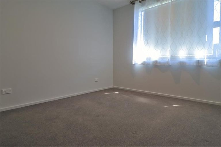 Photo of property in 1 Swamp Kauri Grove, Papakura, 2110