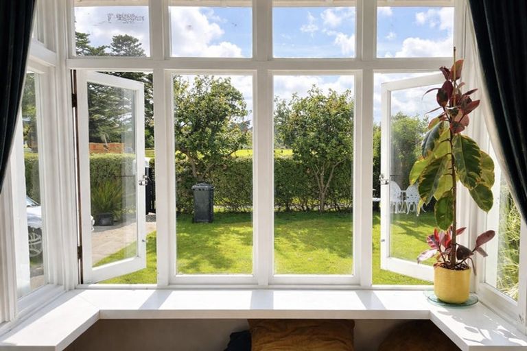 Photo of property in 13 Chester Street, Waverley, 4510