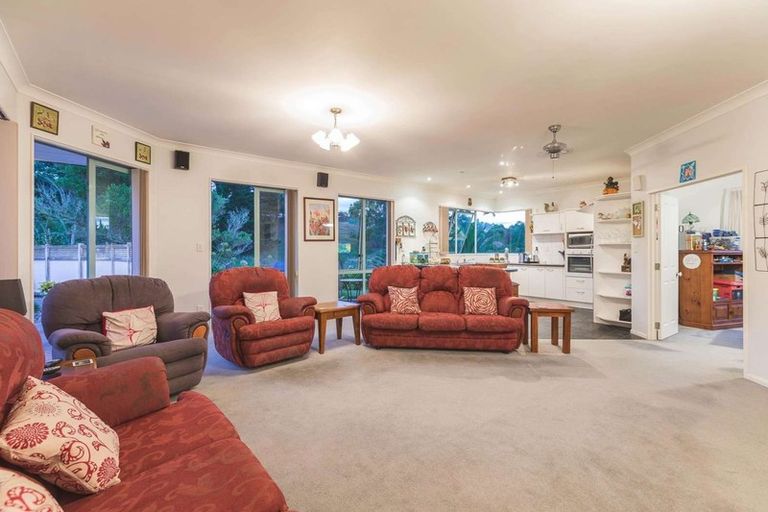 Photo of property in 21 Polo Prince Drive, Totara Park, Manurewa, 2576