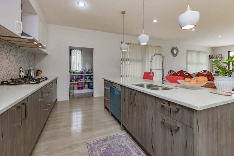 Photo of property in 117 Parkhaven Drive, Rosehill, Papakura, 2113