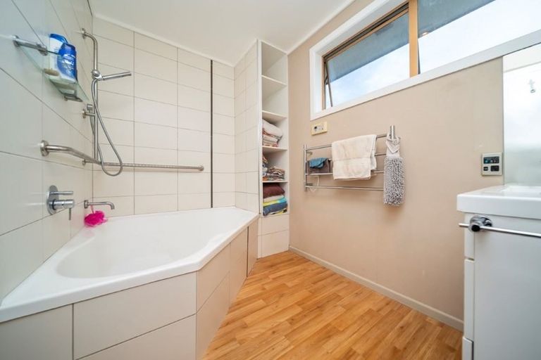 Photo of property in 164 Tukapa Street, Westown, New Plymouth, 4310