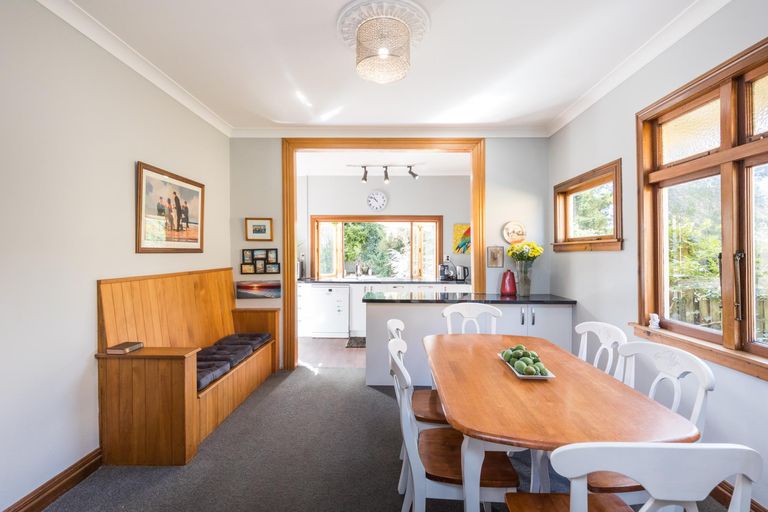 Photo of property in 15 Kingswood Street, Takaro, Palmerston North, 4412