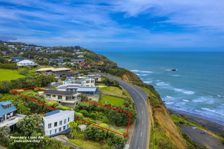 Photo of property in 42 Waitea Road, Muriwai, Waimauku, 0881