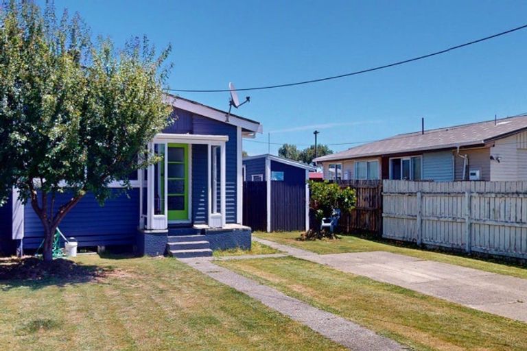 Photo of property in 16 Forth Street, Levin, 5510