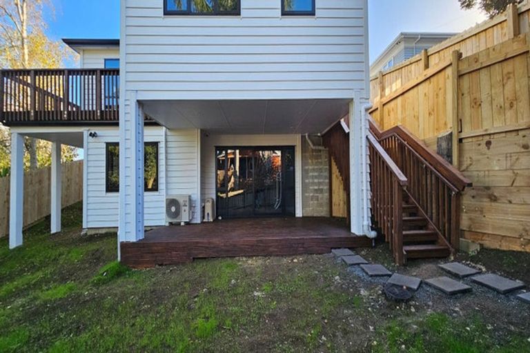 Photo of property in 12a Blease Street, New Lynn, Auckland, 0600