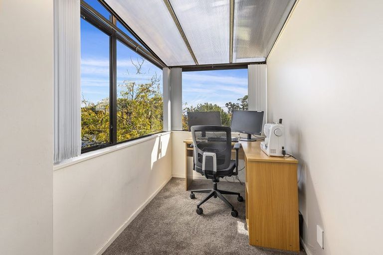 Photo of property in 54 Kahu Road, Paremata, Porirua, 5024