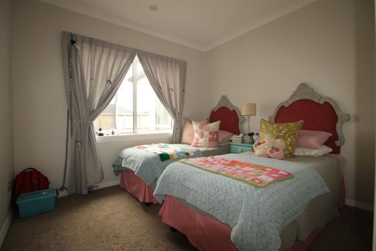 Photo of property in 12 Paso Fino Crescent, Karaka, Papakura, 2113