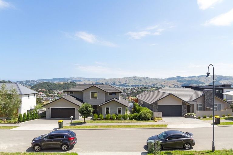 Photo of property in 7 Pacific View, Whitby, Porirua, 5024