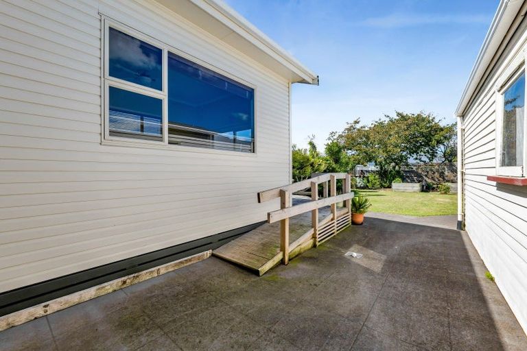 Photo of property in 10 Morrissey Street, Hawera, 4610