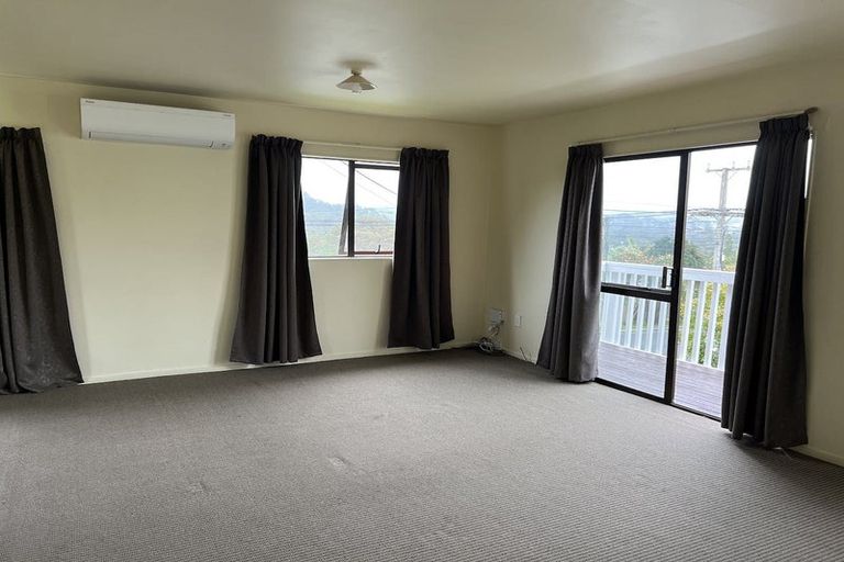 Photo of property in 2/17 Park Road, Glenfield, Auckland, 0629