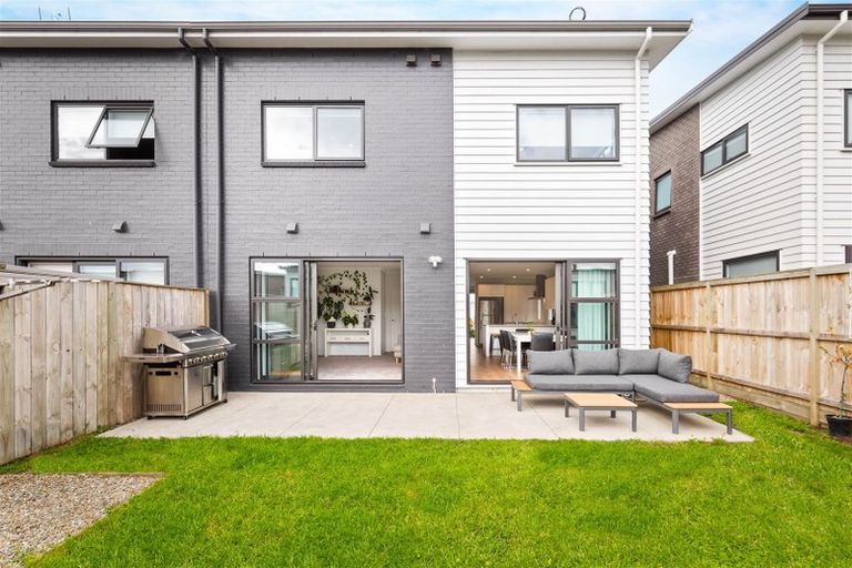 Photo of property in 24 Vincent Mcgrath Crescent, Swanson, Auckland, 0614