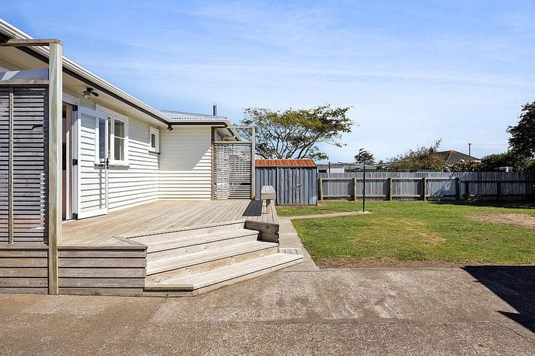 Photo of property in 8 Pacey Avenue, Hawera, 4610