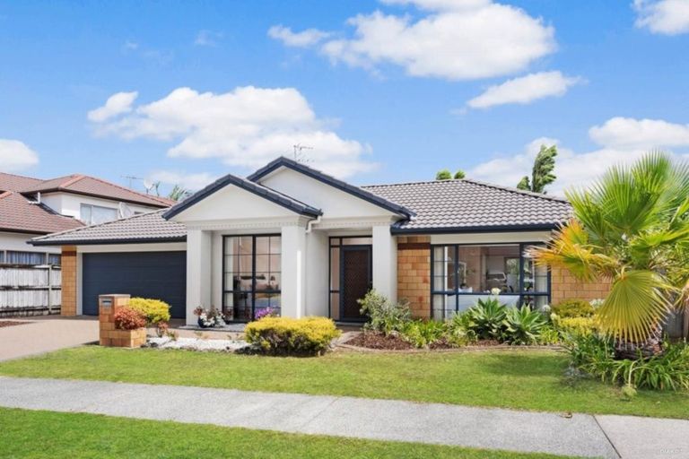 Photo of property in 109 Middlefield Drive, Flat Bush, Auckland, 2016