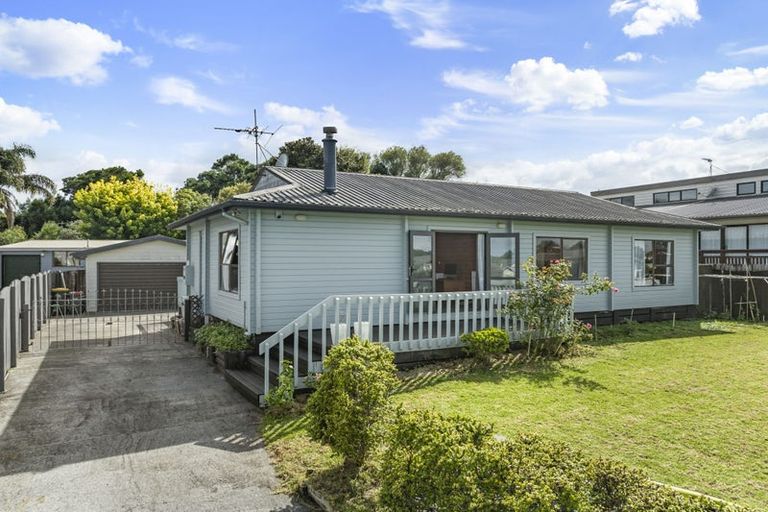 Photo of property in 185 Carnoustie Drive, Wattle Downs, Auckland, 2103