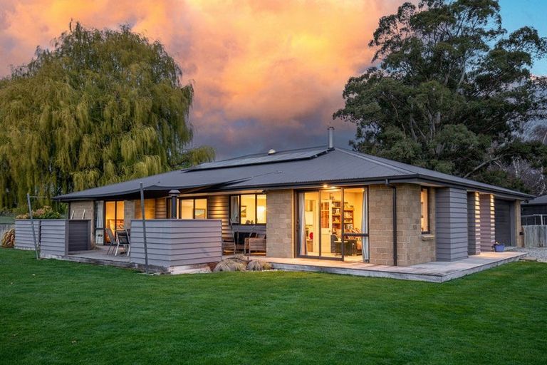 Photo of property in 22 Young Lane, Clyde, Alexandra, 9391